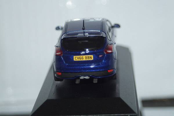 Vanguards ford focus mk3 st blue 1/43 ref va15307