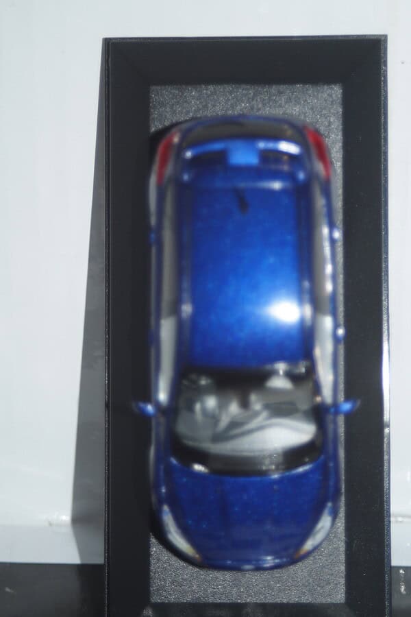Vanguards ford focus mk3 st blue 1/43 ref va15307