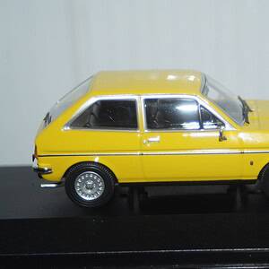 Vanguards ford fiesta mk1 1.1 ghia yellow 1/43 ref  va12513
