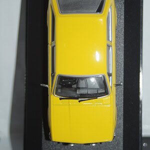 Vanguards ford fiesta mk1 1.1 ghia yellow 1/43 ref  va12513