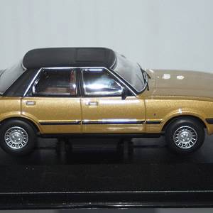 Vanguards ford cortina mk5 2.0 ghia s gold 1/43 ref  va15004
