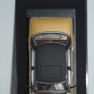 Vanguards ford cortina mk5 2.0 ghia s gold 1/43 ref  va15004