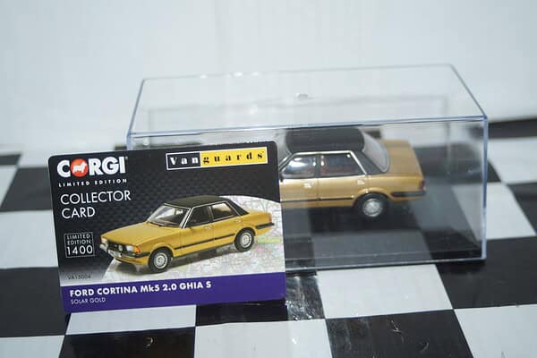 Vanguards ford cortina mk5 2.0 ghia s gold 1/43 ref  va15004