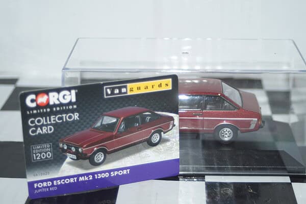 Vanguards ford escort mk2 1300 sport red 1/43 ref va12623