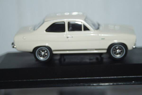 Vanguards ford escort mk1 twin-cam white 1/43 ref va09532