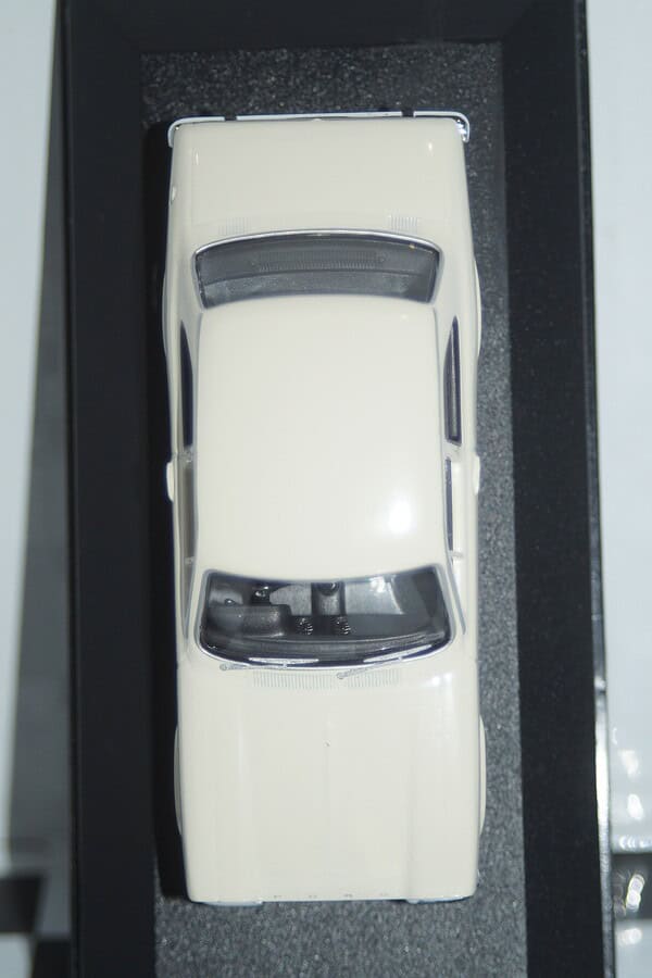 Vanguards ford escort mk1 twin-cam white 1/43 ref va09532
