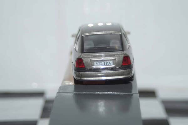 Schuco vauxhall / opel vectra estate blue in dealer box @ 1:43 scale