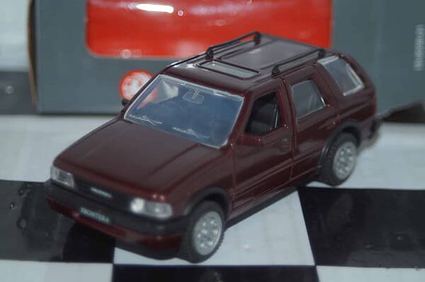 Gama vauxhall frontera lwb maroon 1004 in vauxhall box  in 1:43 scale