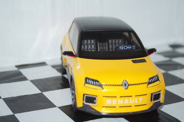 Otto renault 5 e-tech electric prototype 1/18 resin ot406
