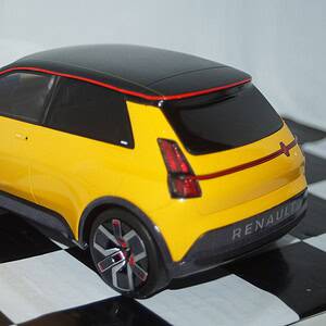 Otto renault 5 e-tech electric prototype 1/18 resin ot406