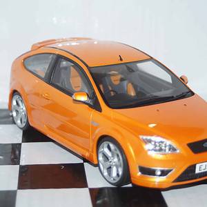 Otto ford focus st edition orange 2016 1:18 ot1078