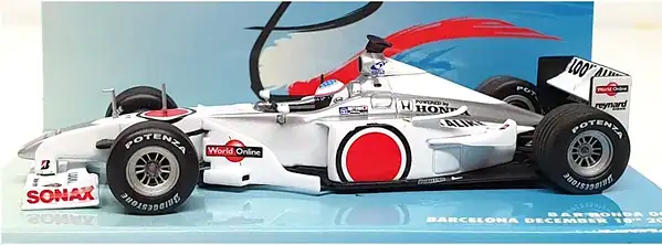 Minichamps b.a.r honda 002 barcelona dec 18th 2000 t.sato 518 004399 in 1:43