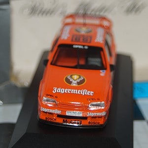 Minichamps opel omega 3000 #25 strycek dtm 1993 1:43 934012