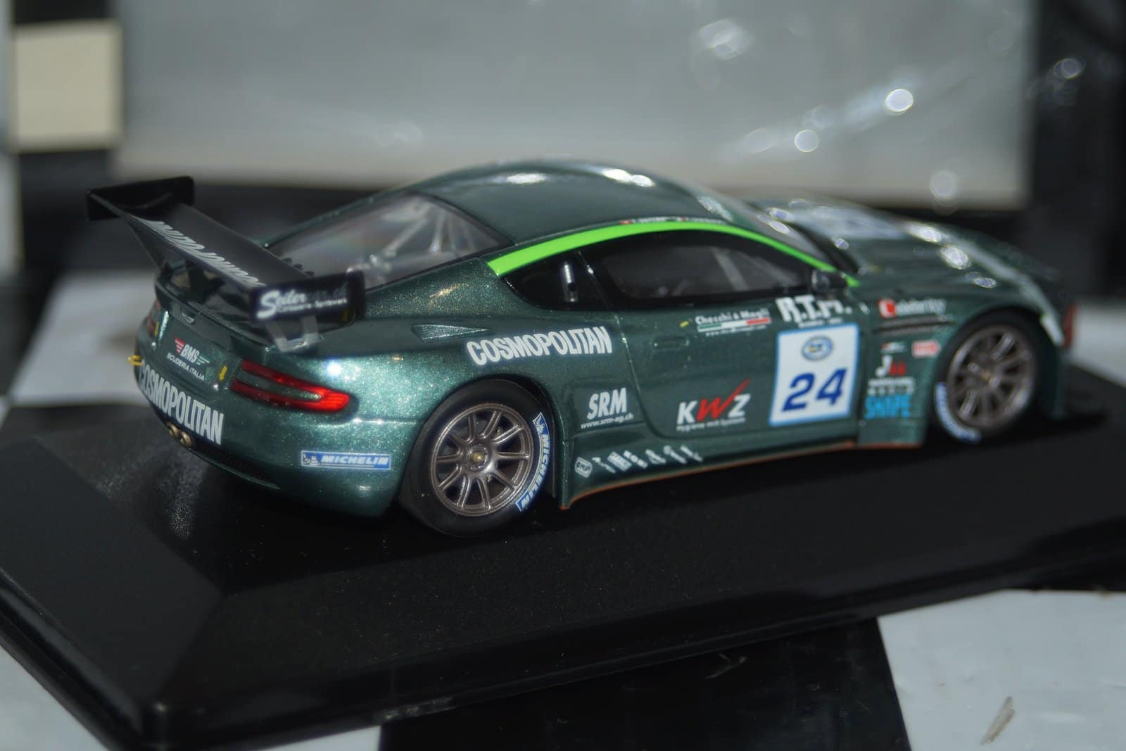 Minichamps aston martin dbrs9 gt3 spa 06 groppi 1:43 400061324