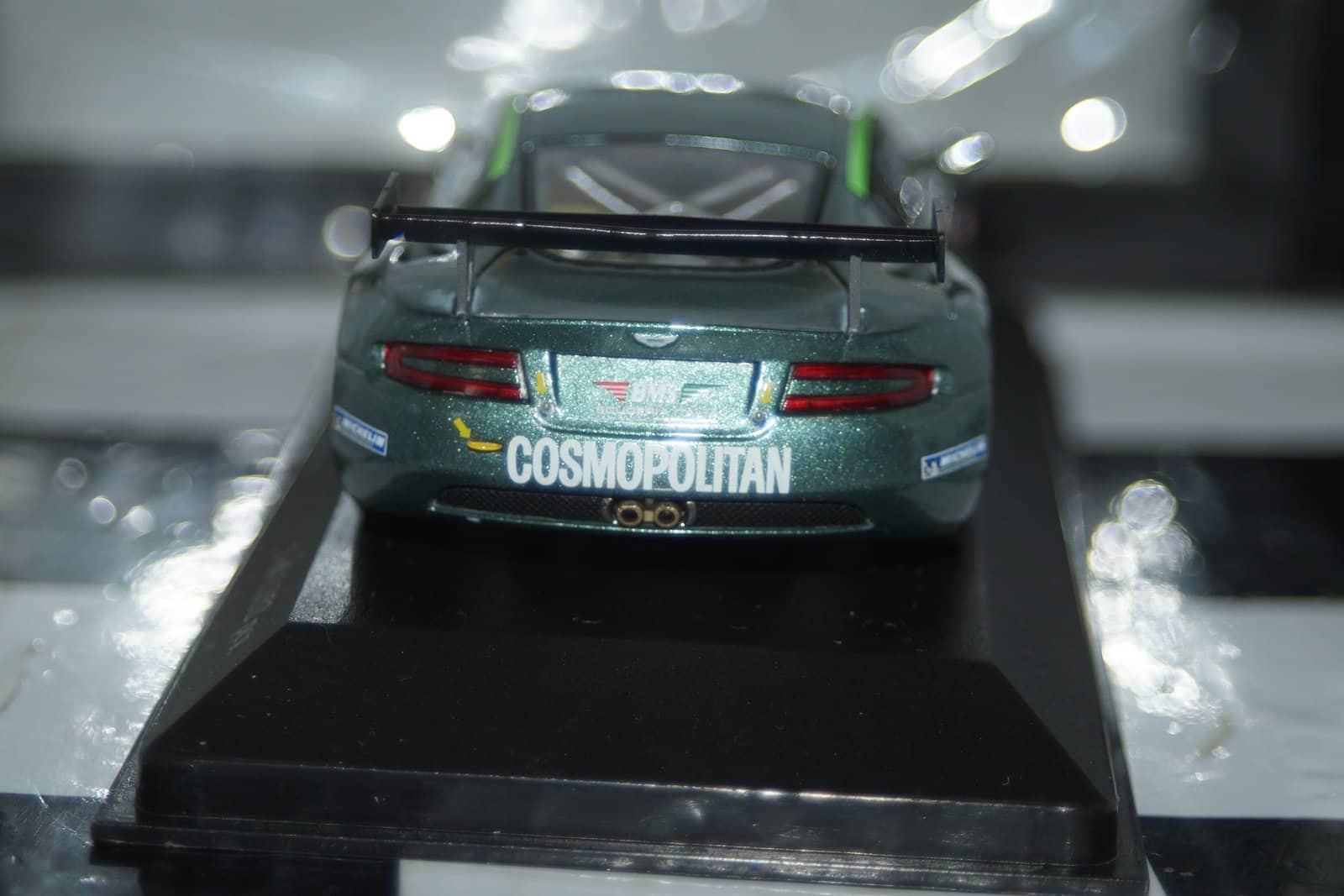 Minichamps aston martin dbrs9 gt3 spa 06 groppi 1:43 400061324