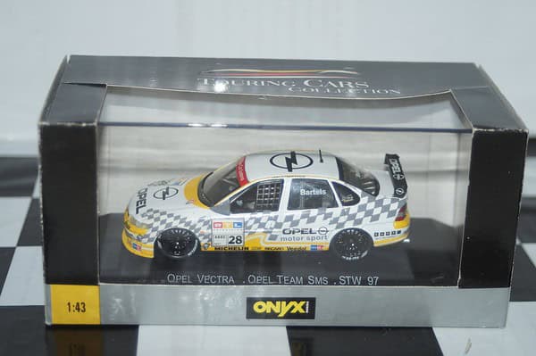 Onyx opel vectra stw 1997 m.bartels 1:43 scale xt071