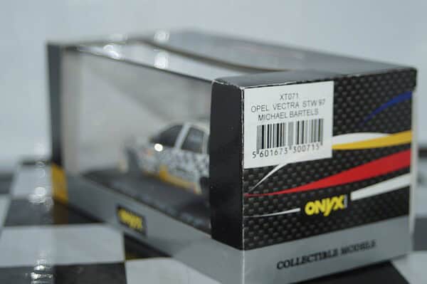 Onyx opel vectra stw 1997 m.bartels 1:43 scale xt071