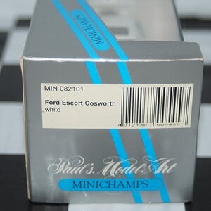 Minichamps ford escort cosworth in white 1:43 min 082101