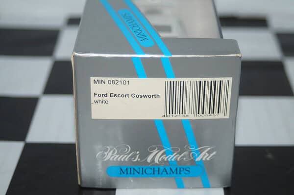 Minichamps ford escort cosworth in white 1:43 min 082101