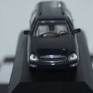 Minichamps ford scorpio estate 1995 blue / grey 430 084011 1:43