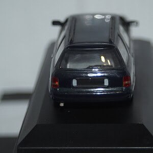 Minichamps ford scorpio estate 1995 blue / grey 430 084011 1:43