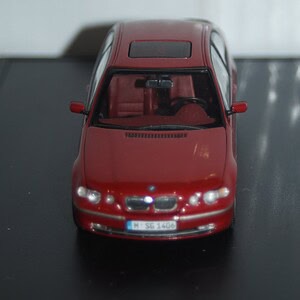 Minichamps bmw 325ti compact in red 1:43 ref 80 42 0 024 437