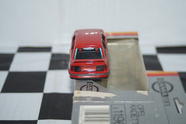 Gama opel vauxhall astra kadett mk2 gsi red 1196 in 1:43 scale