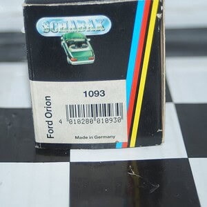 Schabak ford orion in dark red 1:43 ref 1093