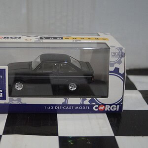 Vanguards ford transit in black "the smallest cog" 1/43 ref va15105