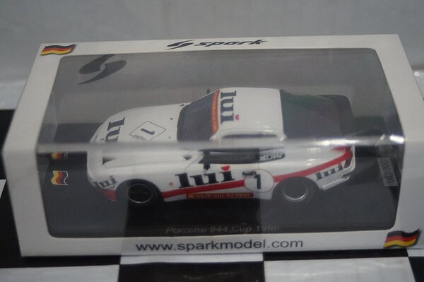 Spark porsche 944 cup 1986 1:43 ref sg627