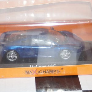 Maxichamps mclaren 12c 2011 blue minichamps in 1:43 scale 133021