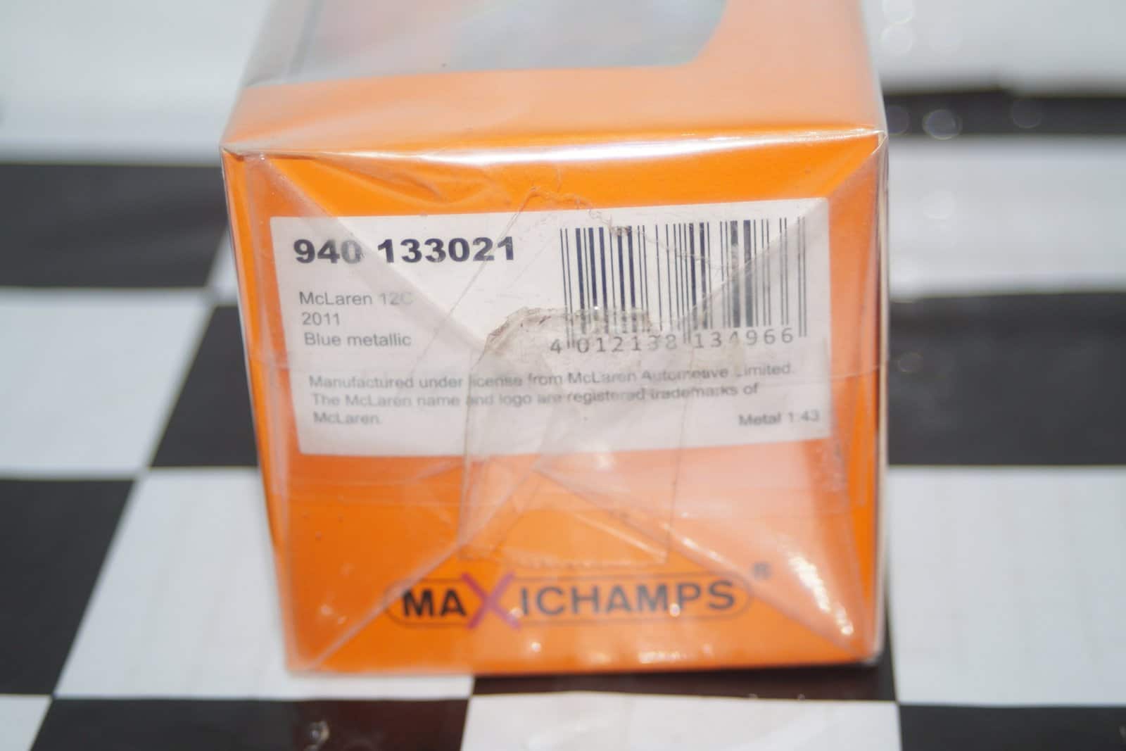 Maxichamps mclaren 12c 2011 blue minichamps in 1:43 scale 133021