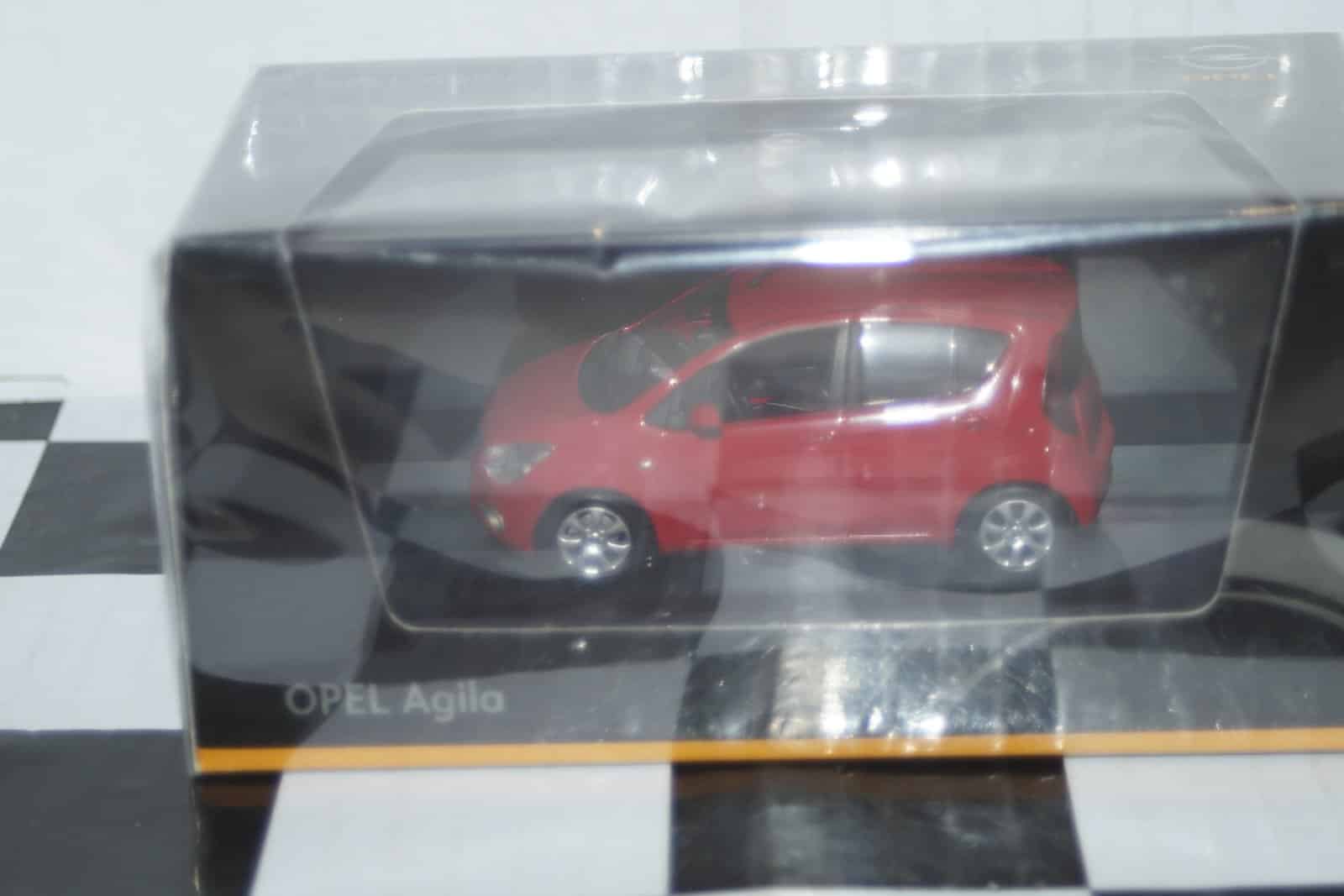 Schuco opel / vauxhall agila in red in 1:43 scale