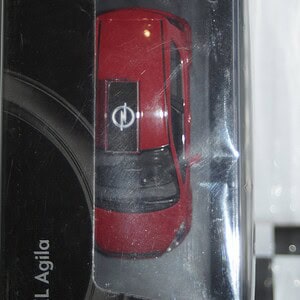 Schuco opel / vauxhall agila in red in 1:43 scale