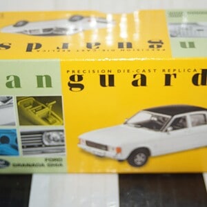 Vanguards ford granada ghia diamond white ref va05205