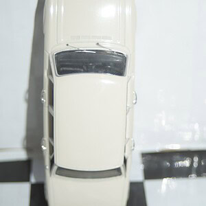 Vanguards triumph dolomite 1850 automatic white va05305 1:43 scale