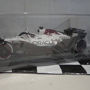 Spark oracle red bull racing rb21 winner gp2025 japanese 18s1004 1:18