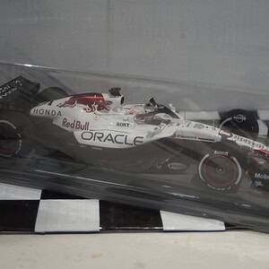 Spark oracle red bull racing rb21 winner gp2025 japanese 18s1004 1:18