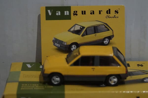 Vanguards vauxhall nova sr va11404 1:43 scale