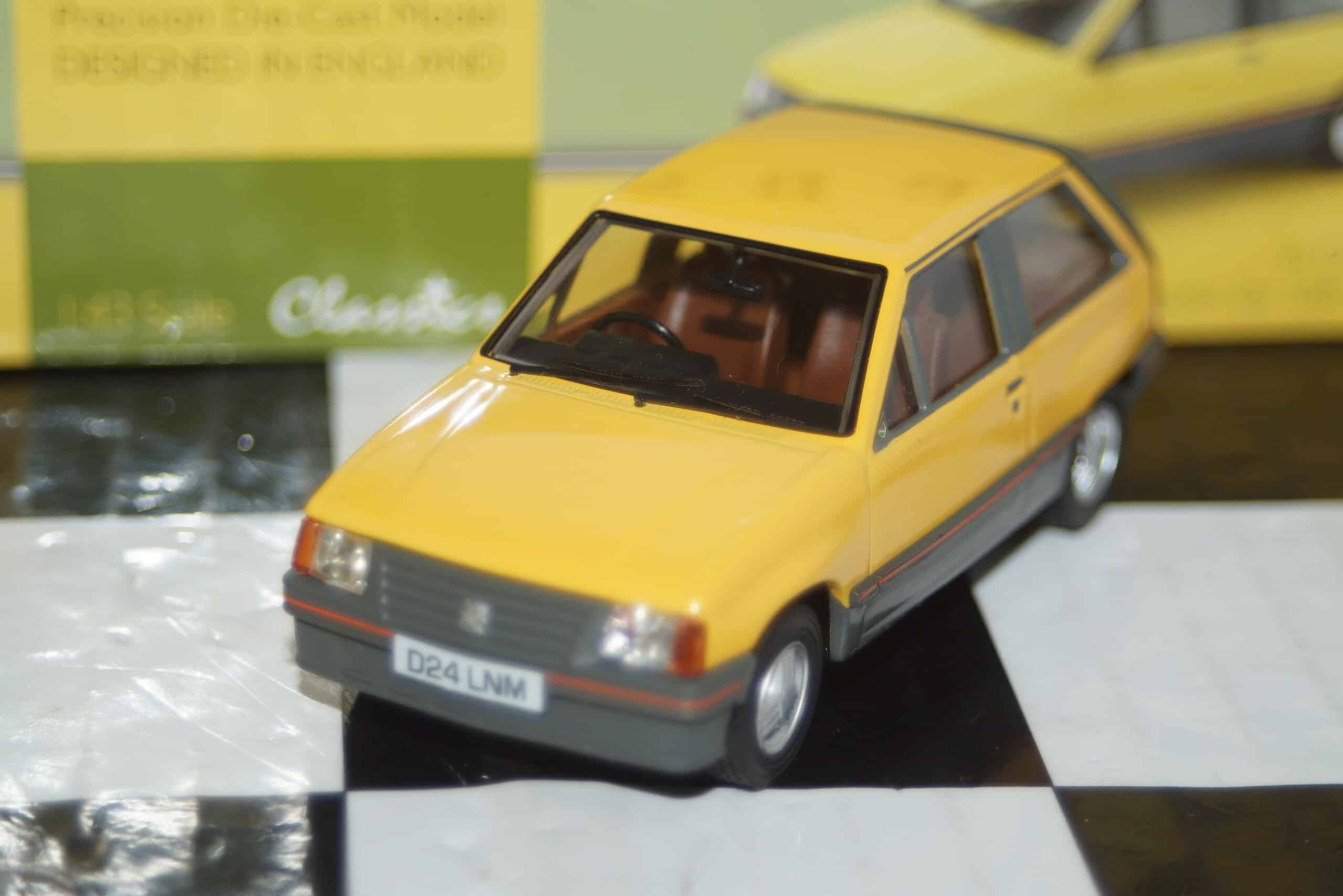 Vanguards vauxhall nova sr va11404 1:43 scale