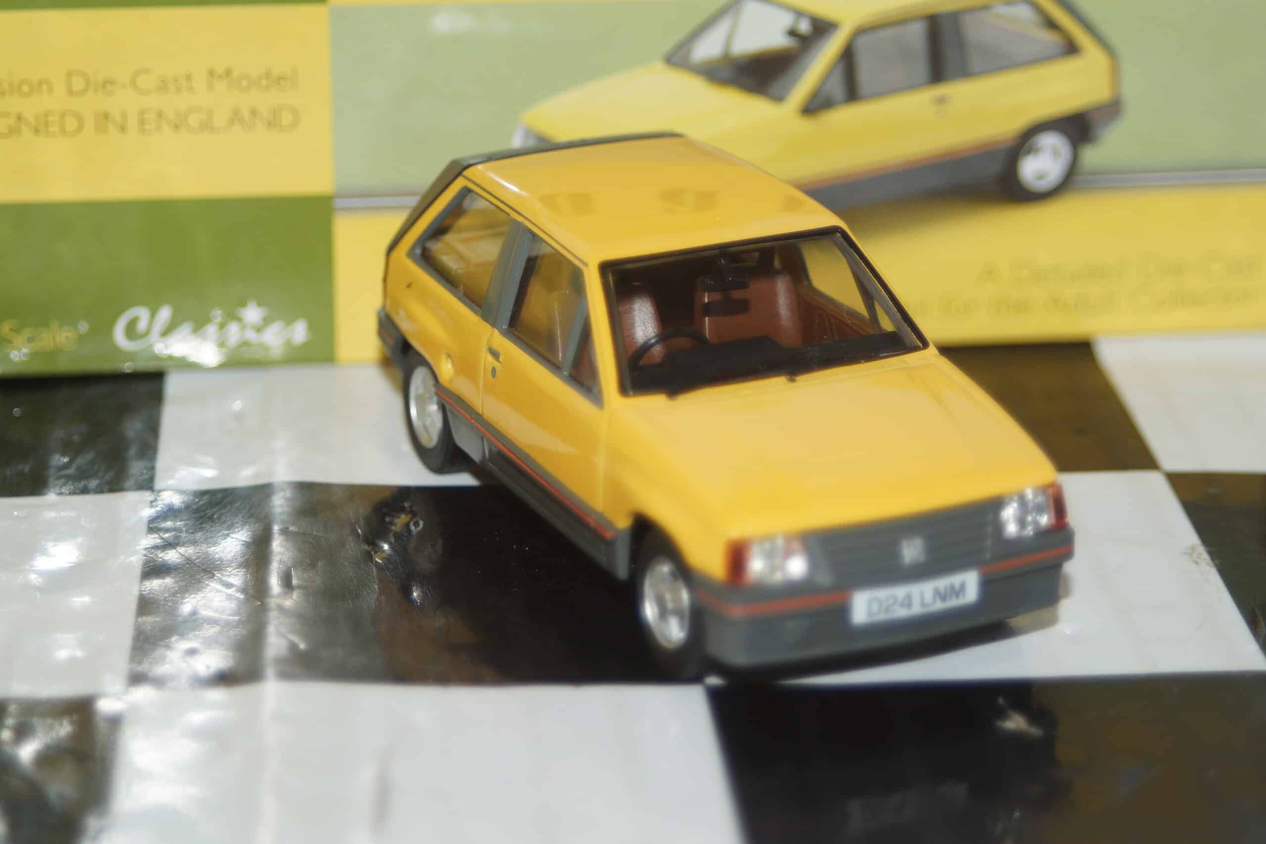 Vanguards vauxhall nova sr va11404 1:43 scale