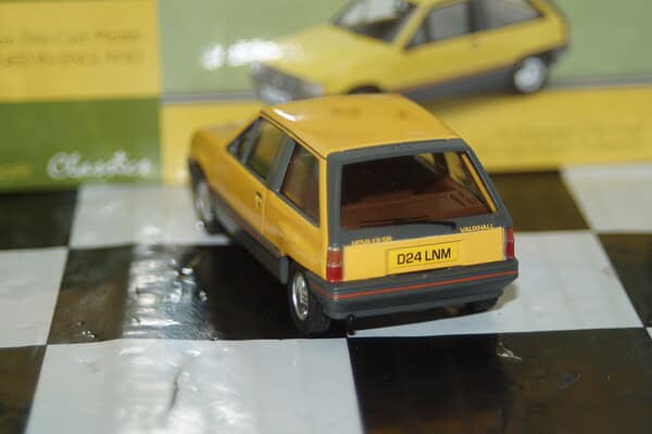 Vanguards vauxhall nova sr va11404 1:43 scale