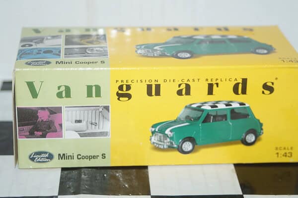 Vanguards mini cooper s in cream / black va25005 1:43 (copy)