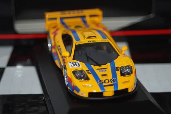 Minichamps mclaren f1 gtr jgtc 2000 1:43 diecast 533 204330 ltd