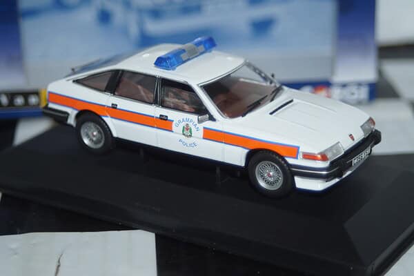Corgi vanguards rover sd1 vitesse grampian police va09013 1:43
