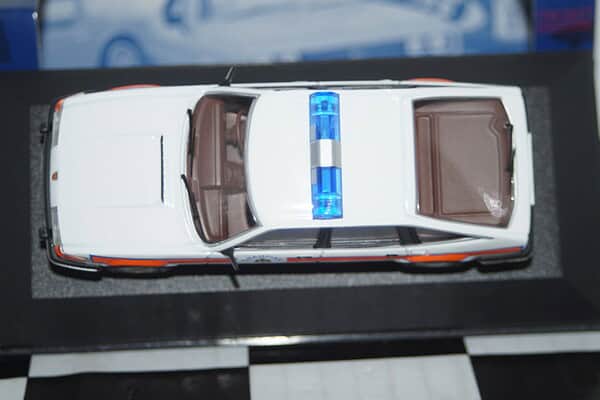 Corgi vanguards rover sd1 vitesse grampian police va09013 1:43