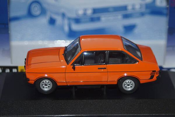Vanguards corgi ford escort mk2 1600 sport orange 1/43 ref va12617