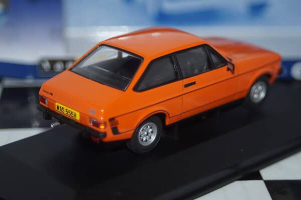 Vanguards corgi ford escort mk2 1600 sport orange 1/43 ref va12617