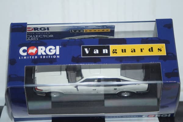 Corgi vanguards rover sd1 vitesse white va09014 1:43