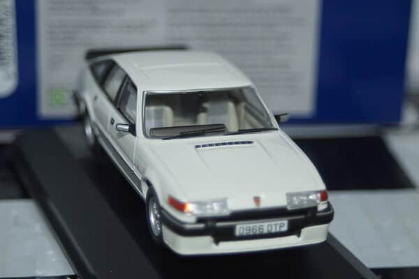 Corgi vanguards rover sd1 vitesse white va09014 1:43
